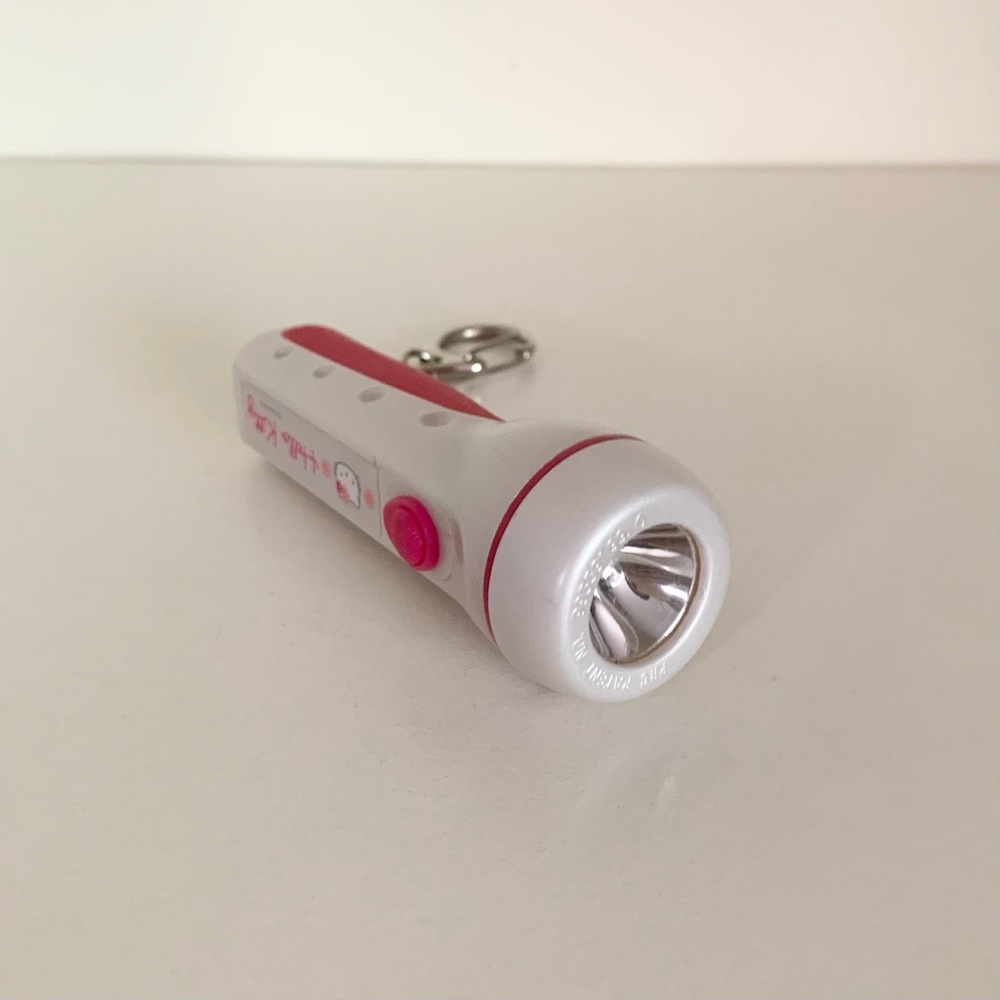 Y2k hello kitty mini flashlight keychain - Picture 9 of 13